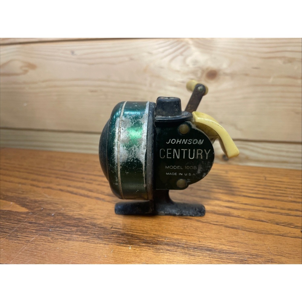 Vintage Johnson Century Model 100B Fishing Reel Made In USA